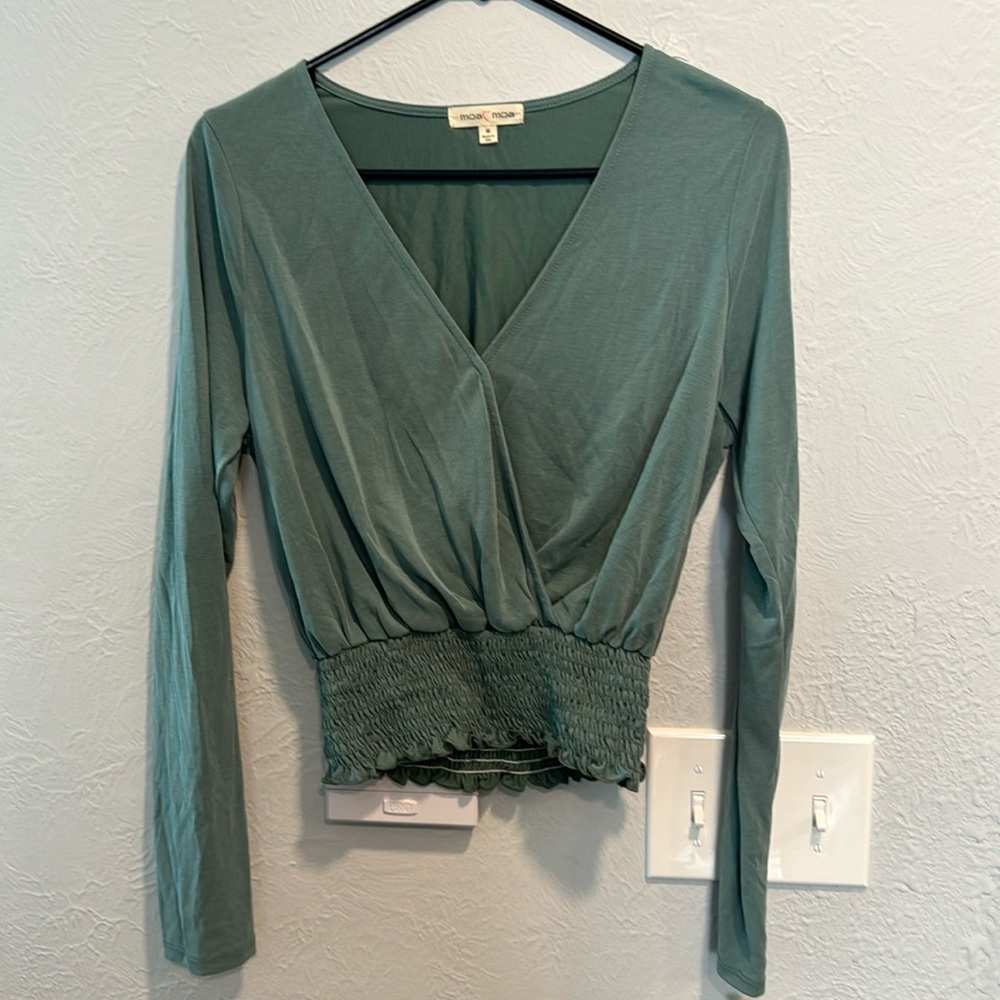 Women’s moa moa green top